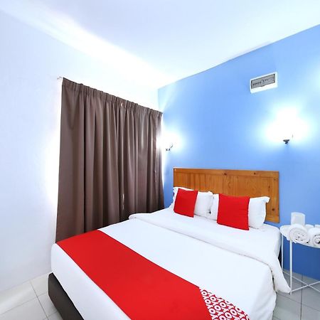 Super Oyo 502 Midah Inn Puchong Exteriör bild