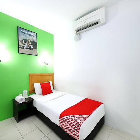Super Oyo 502 Midah Inn Puchong Exteriör bild