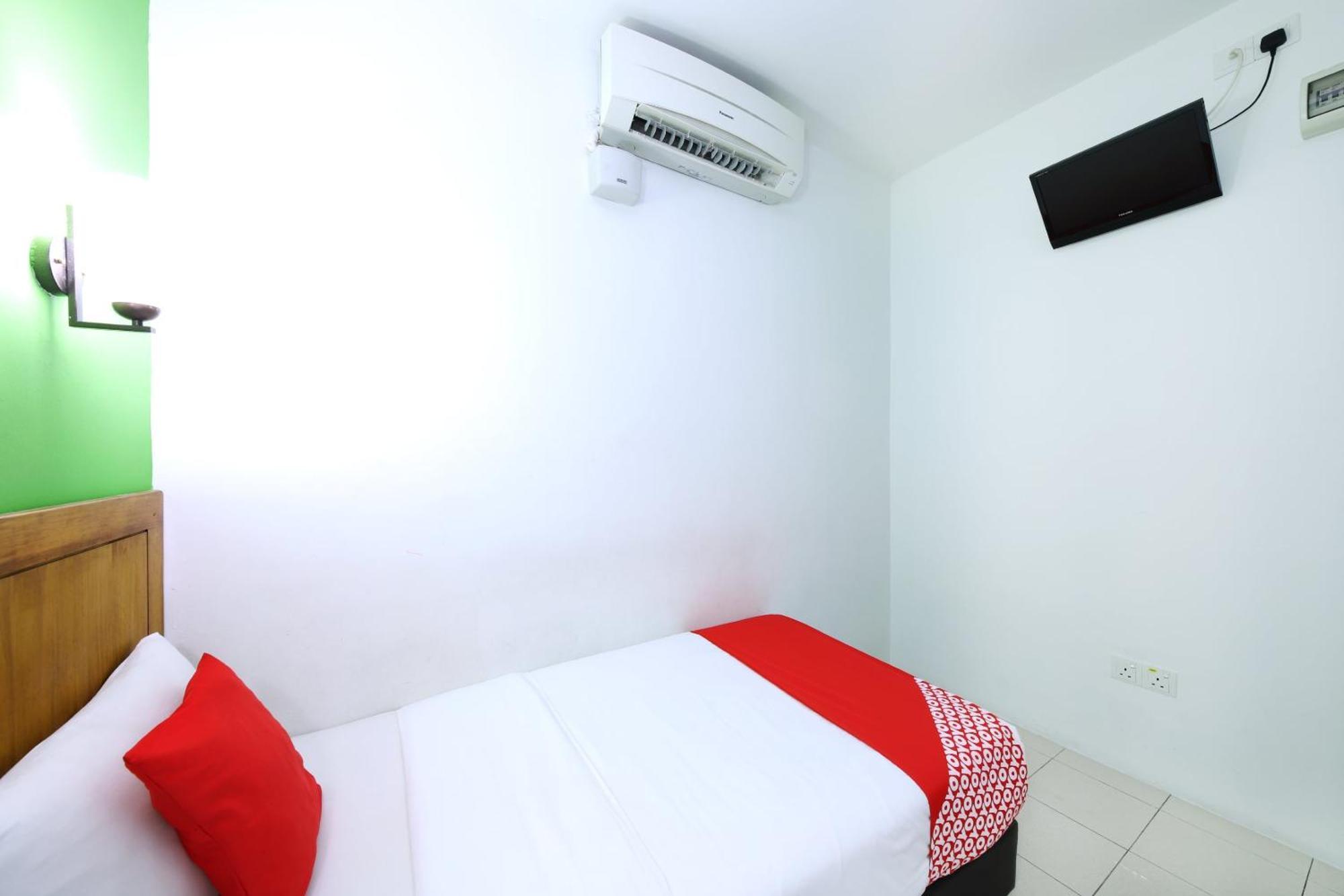 Super Oyo 502 Midah Inn Puchong Exteriör bild